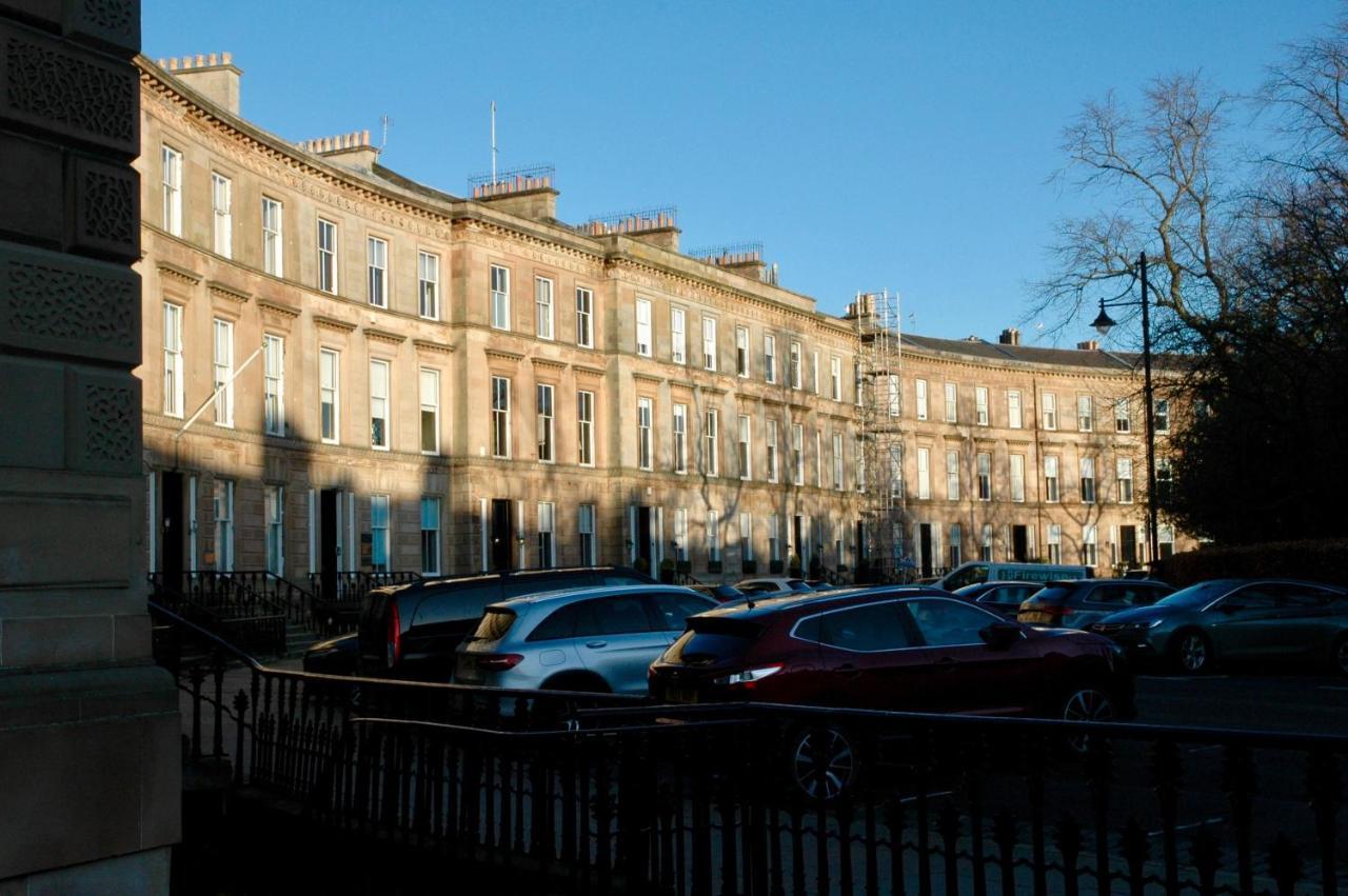 Apartment Ground Floor West End /city Centre / Rockvilla Flat & Parking