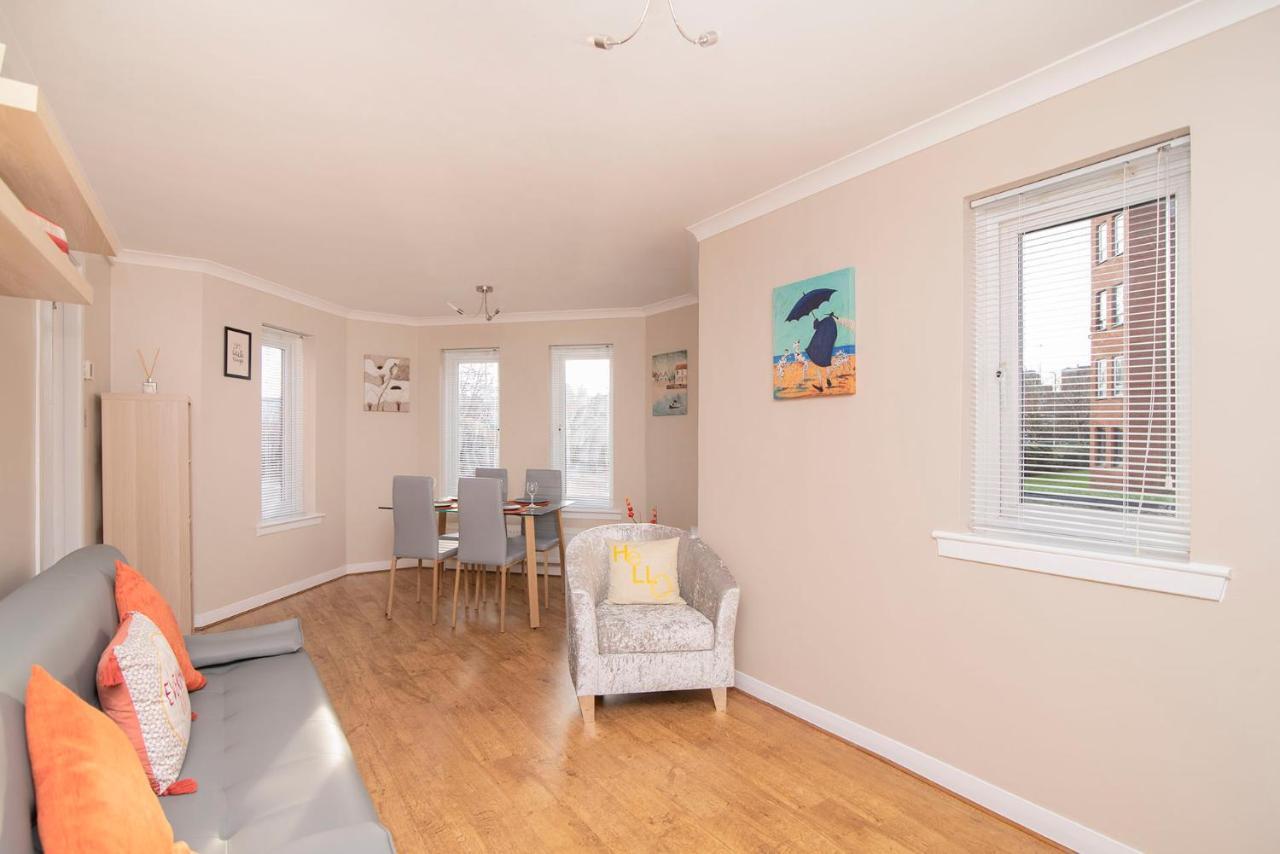 Ground Floor West End /city Centre / Rockvilla Flat & Parking Apartment