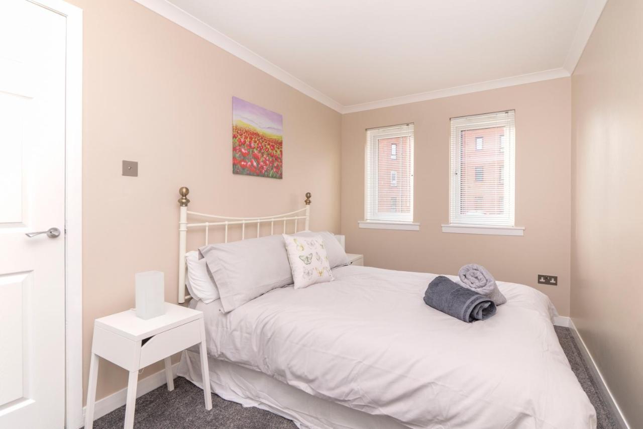 Ground Floor West End /city Centre / Rockvilla Flat & Parking